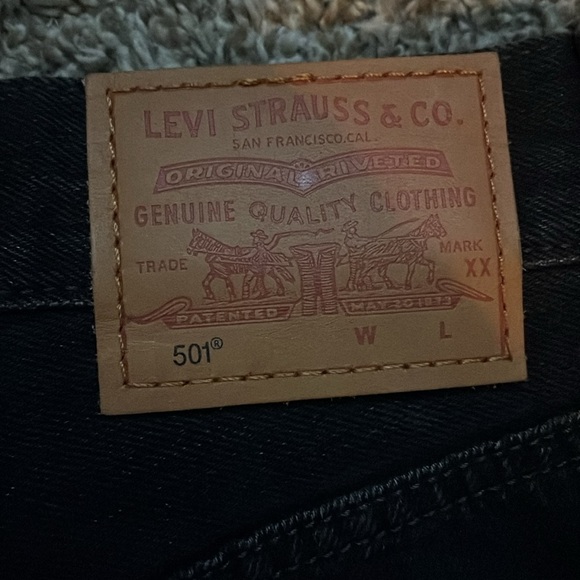 Women’s Levi’s 501 Black High Waisted Jean Shorts Size 25 - Picture 5 of 5